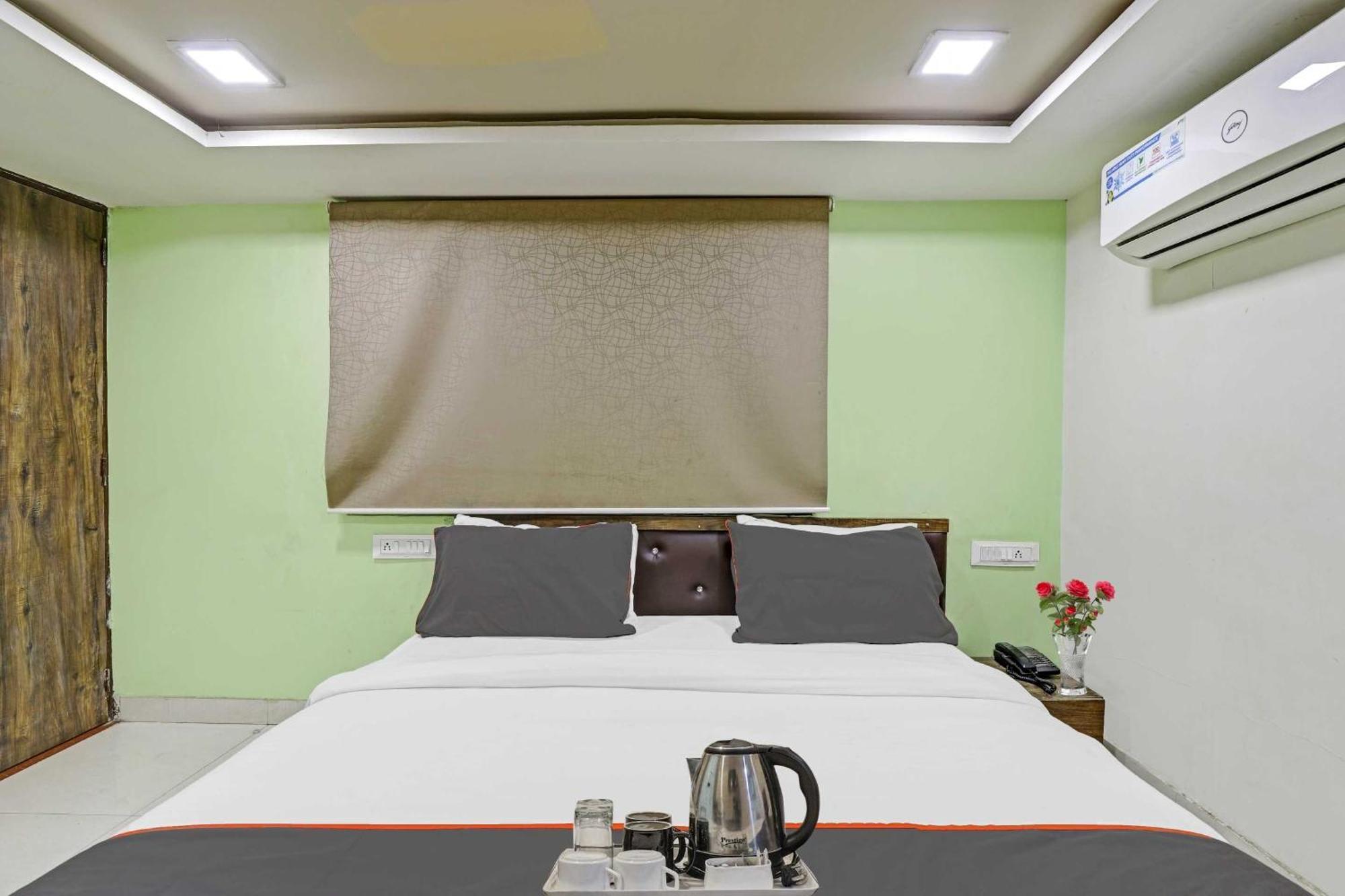 Collection O 90891 Hotel Royal Palace Ahmedabad Exterior foto