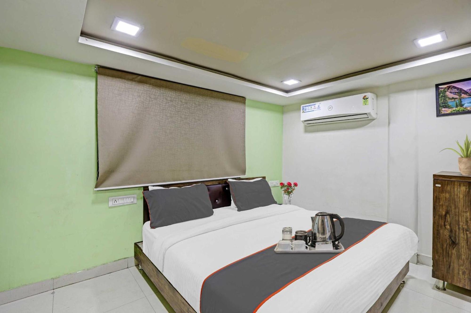 Collection O 90891 Hotel Royal Palace Ahmedabad Exterior foto