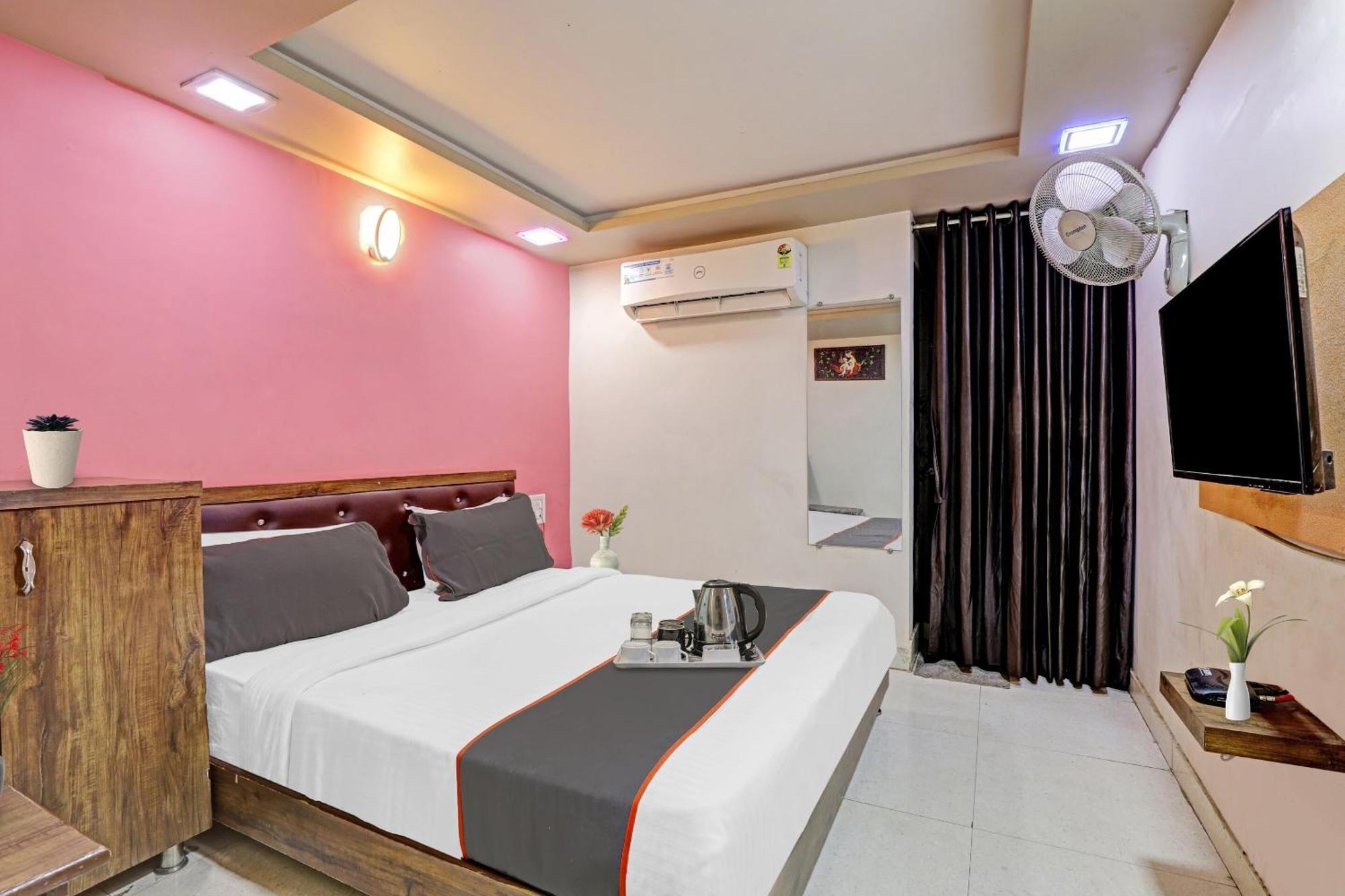 Collection O 90891 Hotel Royal Palace Ahmedabad Exterior foto