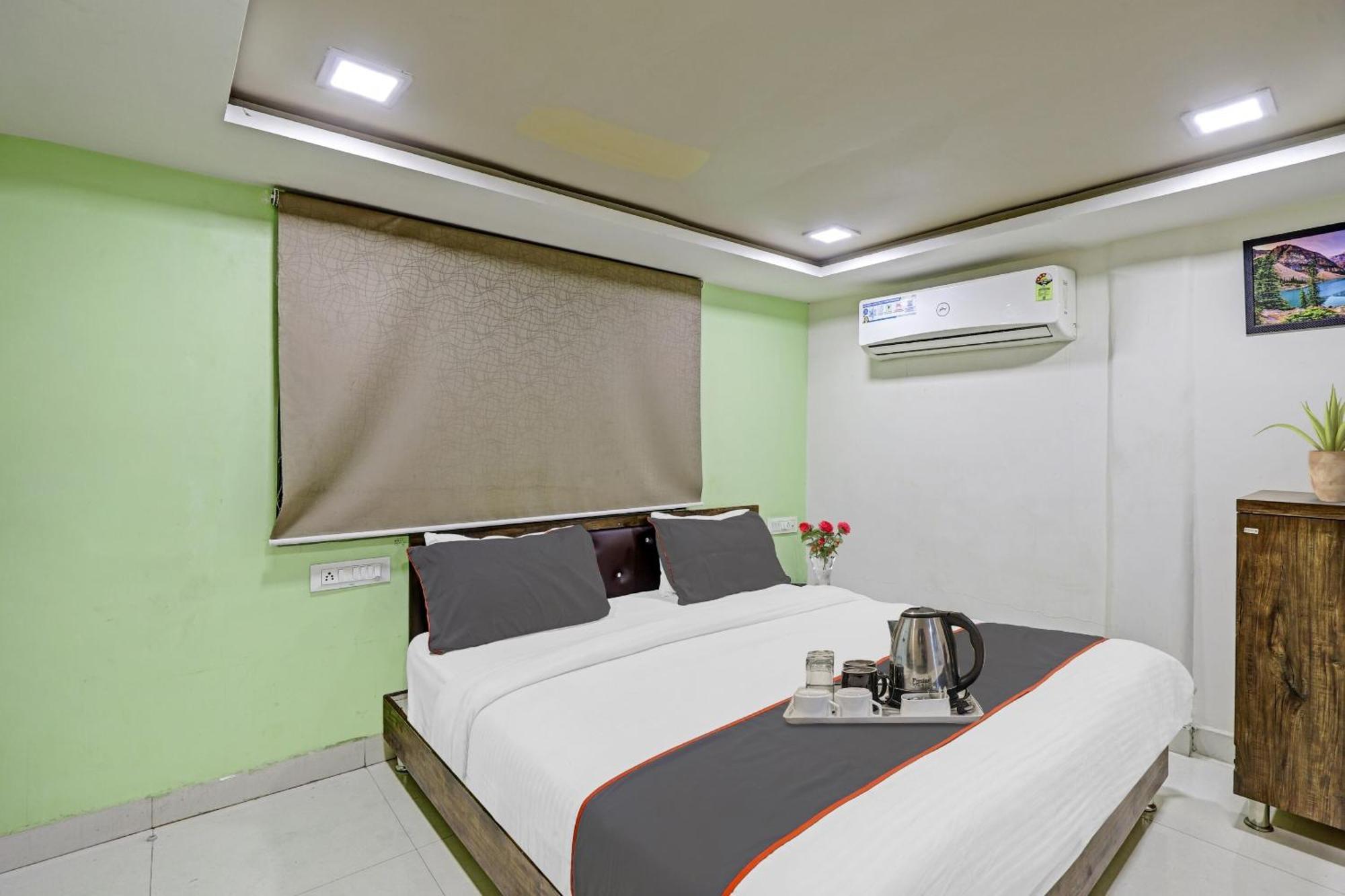 Collection O 90891 Hotel Royal Palace Ahmedabad Exterior foto